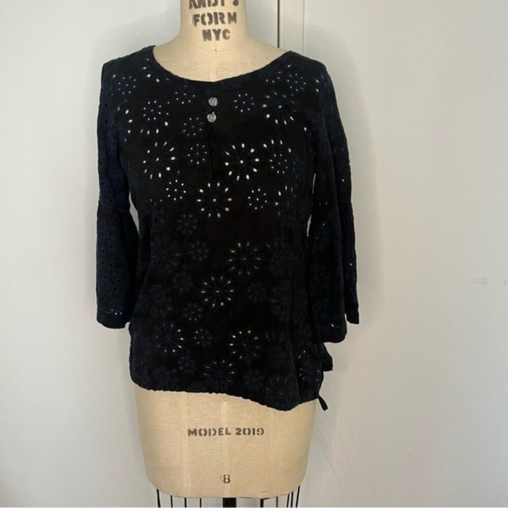 JOHNNY WAS  Black Eyelet Top with Navy Embroidery Size‎ XS